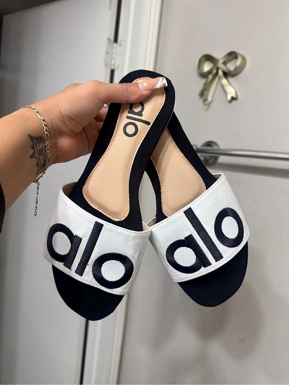 Aldo Slide Sandals in White & Black Like New